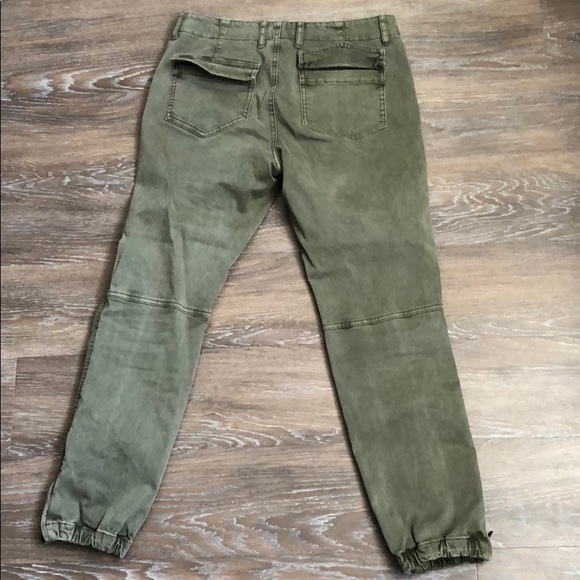 Aritzia Cargo Pants - Picture 7 of 7